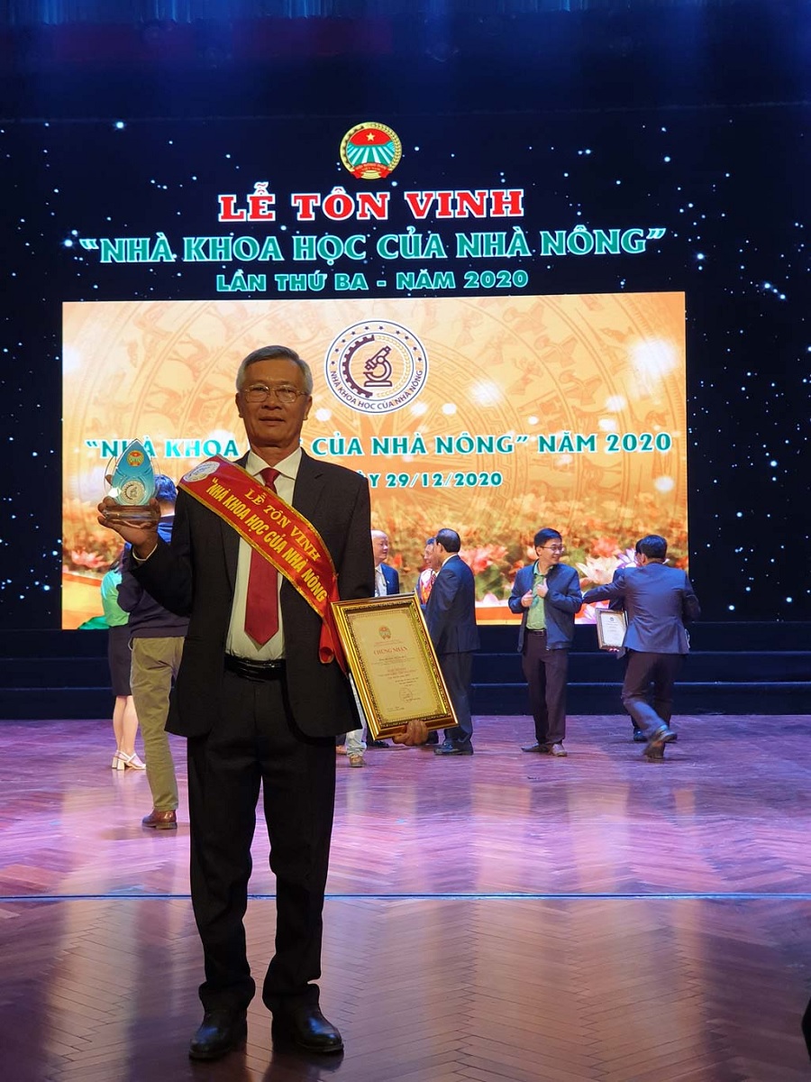 ong duong xuan qua duoc vinh danh nha khoa hoc cua nong dan lan thu ba 2020 2